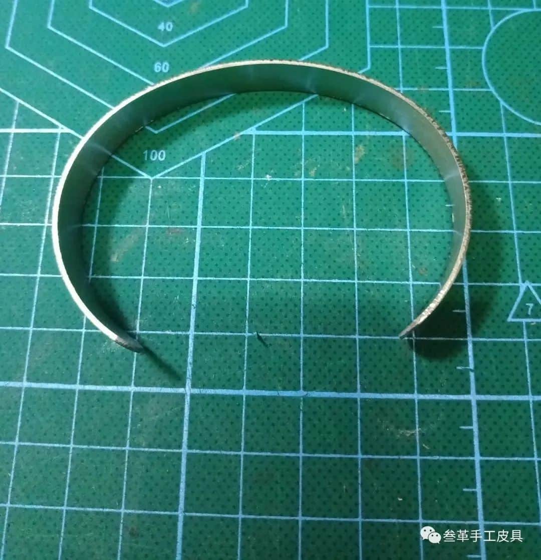 皮手环简单制作教程