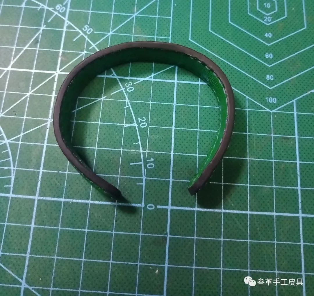 皮手环简单制作教程